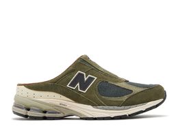 New Balance: Зелёные кроссовки  2002R