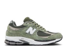 New Balance: Зелёные кроссовки  2002R