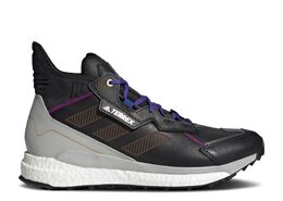 Adidas: Чёрные кроссовки  Terrex