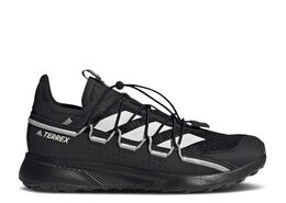 Adidas: Чёрные кроссовки  Terrex Voyager 21