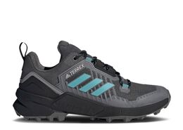 Adidas: Серые кроссовки  Terrex Swift