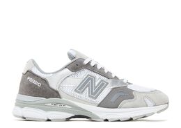 New Balance: Серые кроссовки  920