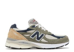 New Balance: Серые кроссовки 