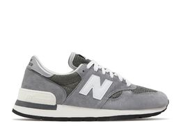 New Balance: Серые кроссовки 