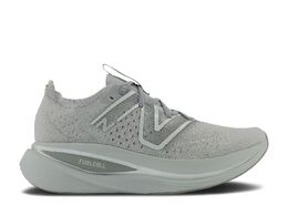 New Balance: Серые кроссовки  FuelCell