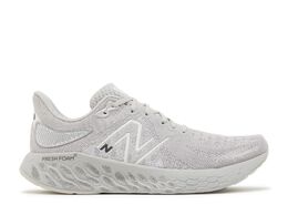 New Balance: Серые кроссовки  Fresh Foam