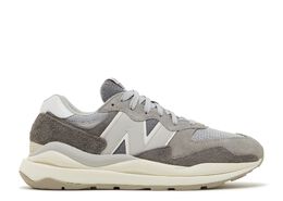 New Balance: Серые кроссовки  57/40