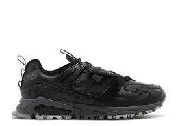 New Balance: Чёрные кроссовки  XRCTU
