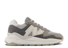 New Balance: Серые кроссовки  57/40