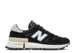 New Balance: Чёрные кроссовки  1300