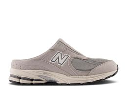 New Balance: Серебристые кроссовки  2002R