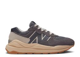 New Balance: Серые кроссовки  57/40