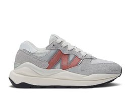 New Balance: Светлые кроссовки  57/40