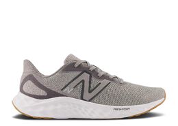 New Balance: Серые кроссовки  Fresh Foam