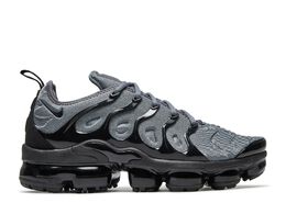 Nike: Серые кроссовки  Air Vapormax Plus