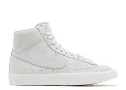 Nike: Серые кроссовки  Blazer Mid Premium