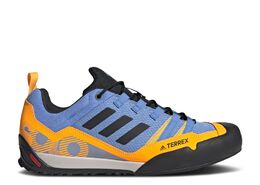 Adidas: Голубые кроссовки  Terrex Swift