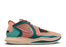 Nike: Светлые кроссовки 