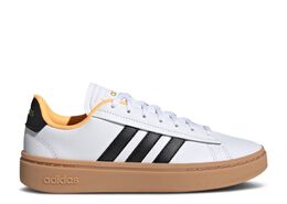 Adidas: Белые кроссовки  Grand Court