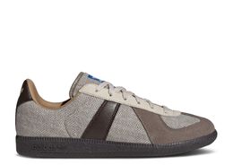 Adidas: Коричневые кроссовки 