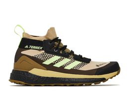 Adidas: Коричневые кроссовки  Terrex Free Hiker