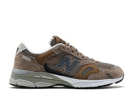 New Balance: Бежевые кроссовки  920