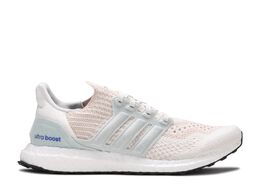 Adidas: Бежевые кроссовки  UltraBoost