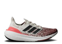 Adidas: Светлые кроссовки  UltraBoost