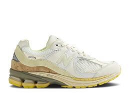 New Balance: Белые кроссовки  2002R