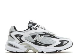 New Balance: Белые кроссовки  725