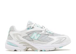 New Balance: Белые кроссовки  725