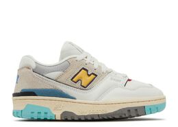 New Balance: Белые кроссовки  550