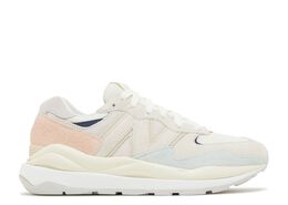 New Balance: Белые кроссовки  57/40