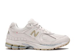 New Balance: Бежевые кроссовки  2002R