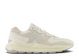 New Balance: Белые кроссовки  57/40