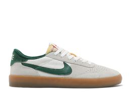 Nike: Зелёные кроссовки  Heritage Vulc SB