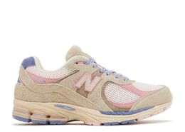 New Balance: Бежевые кроссовки  2002R