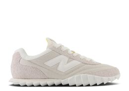 New Balance: Бежевые кроссовки 