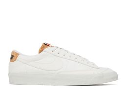 Nike: Бежевые кроссовки  Blazer Low 77