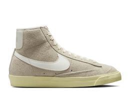 Nike: Светлые кроссовки  Blazer Mid 77 Vintage