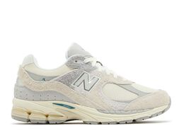 New Balance: Серые кроссовки  2002R