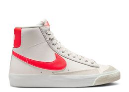 Nike: Яркие кроссовки  Blazer Mid 77