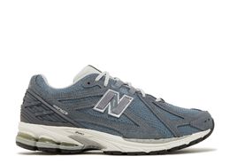 New Balance: Серые кроссовки  1906R