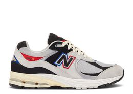 New Balance: Серые кроссовки  2002R