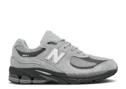 New Balance: Чёрные кроссовки  2002R