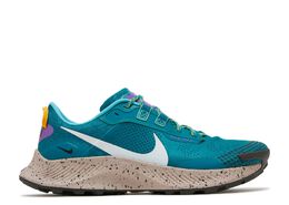 Nike: Зелёные кроссовки  Pegasus Trail 3