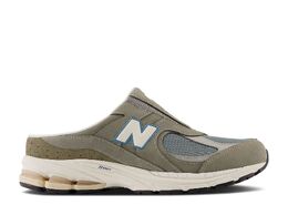 New Balance: Серые кроссовки  2002R