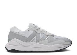 New Balance: Серые кроссовки  57/40