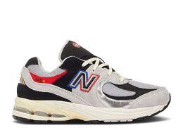 New Balance: Серые кроссовки  2002R