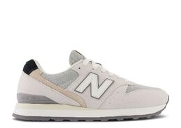 New Balance: Серые кроссовки 